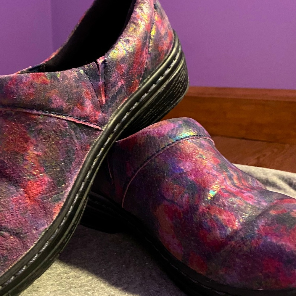 IRIDESCENT KLOGS✨🌞💗 - Picture 4 of 4